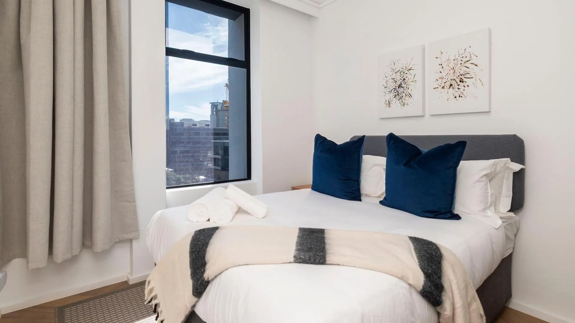 Zeeland Pier Aparthotel By Totalstay Cape Town South Africa